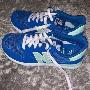 New Balance tennis shoes